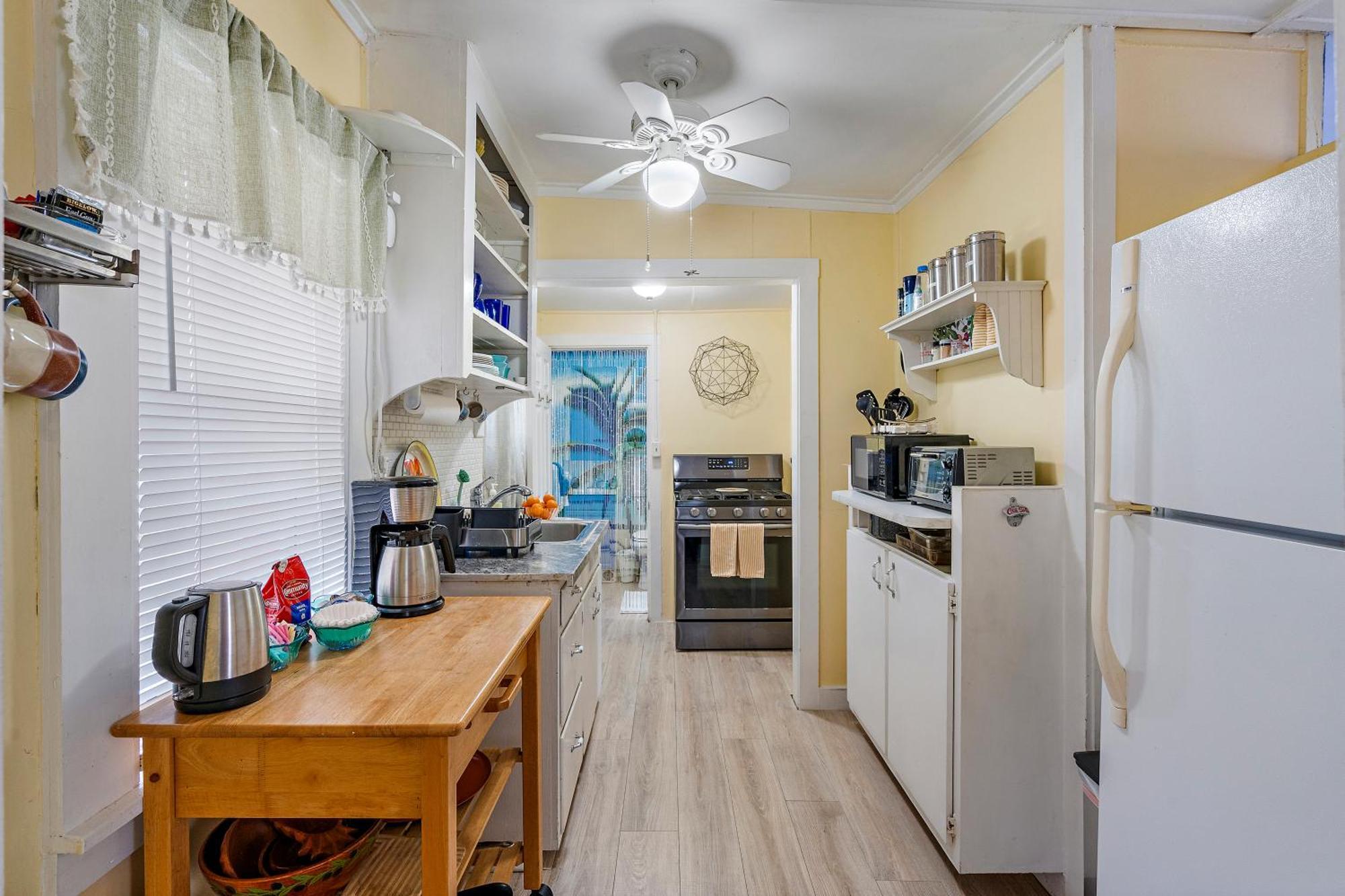 Little Pineapple Cottage Сент-Питерсберг Экстерьер фото